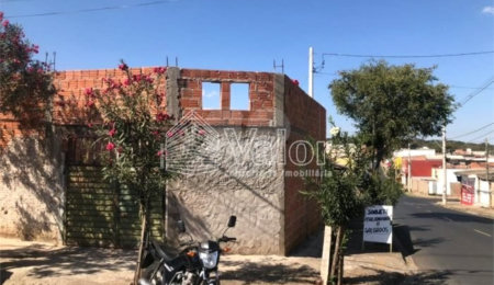 Casa à venda com 3 quartos, sendo 1 suíte,  em Cidade Aracy, São Carlos, SP