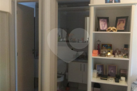 Apartamento 82 m² com varanda 2 dormitórios sendo 1 suítes 1 vaga.