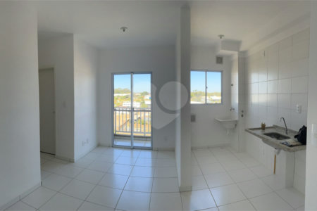 Apartamento no Condomínio Parque das Acácias.