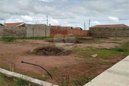 Terreno com 176,00 m² .