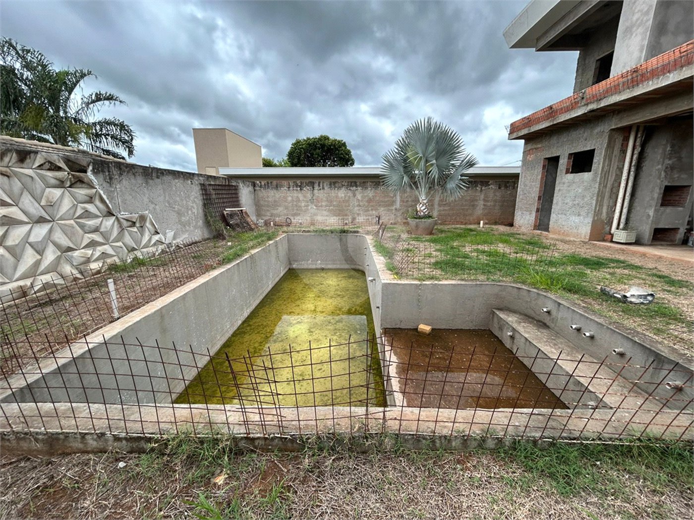 Casa à Venda de 3 dormitórios no condomínio damha II em São Carlos,