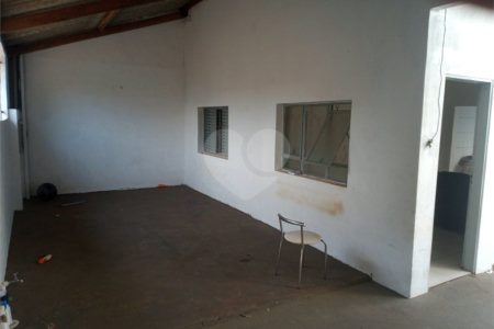 Casa térrea para venda, com 2 dormitórios.