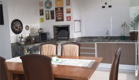 Cobertura à venda com 2 quartos, sendo 1 suíte,  no Centro, Bertioga, SP