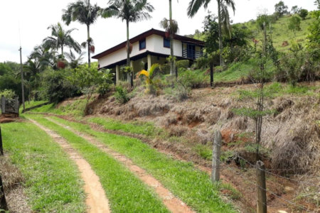SITIO À VENDO NA ZONA NORTE, 65 MIL M², CASA COM 4 DORMITORIOS, 2 BANHEIROS