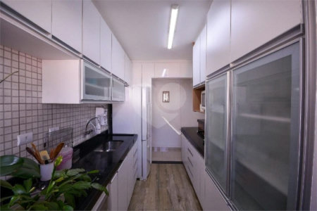 Oportunidade Apartamento mobiliado á venda na saude com 60m² com 2 dorm e 2 vaga. Aceita e estuda Permuta ( sujeito a avaliação).