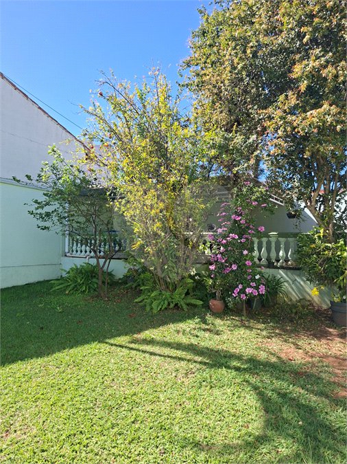 Indaiatuba- Jardim Feres - Terreno murado com 280 ms , sendo 10,00 de frente - terreno com piscina , paisagismo, churrasqueira, varanda, garagem,- R$ 600.000,00, podendo agregar a casa ao lado de sua propriedade, no valor de R$ 1.100.000,00 - aceita permuta com apartamento de 2 dorms, região central
