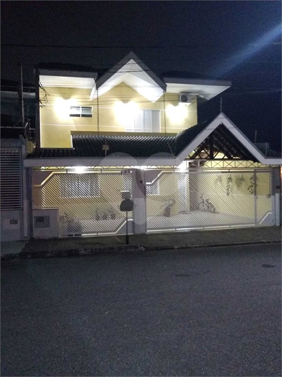 CASA A VENDA NO BAIRRO VISTA VERDE COM 3 DORMITORIOS, 3 SUITES, 3 VAGAS, METRAGEM 316M², SJC