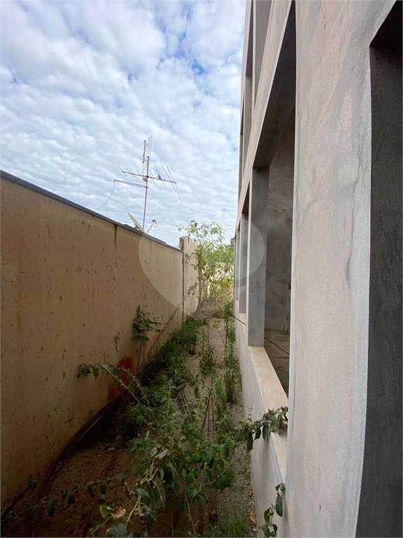 Casa térrea na Vila São José.