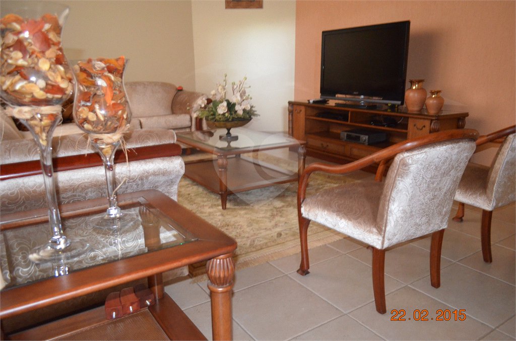 Linda casa para venda em Indaiatuba/SP com pomar.