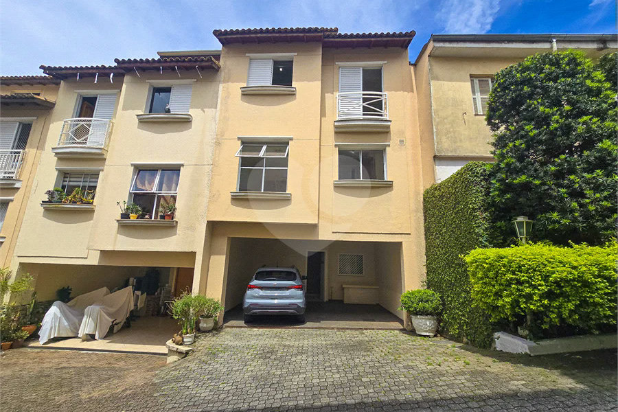 Casa em condomínio no Tucuruvi, 3 dormitórios, 1 suíte, 3 banheiros, 2 vagas e lazer com churrasqueira no condomínio