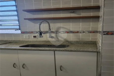 Apartamento à venda no bairro Barra Funda.