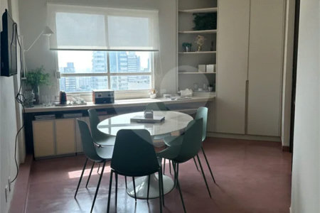 Sala comercial para venda ou locação na Avenida Paulista. 68m2