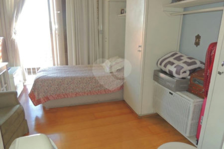 Casa de Vila à venda com 4 quartos, sendo 3 suítes, em Brooklin Velho, São Paulo, SP