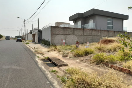 Terreno à Venda no Bairro Santa Julia - São Carlos