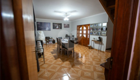 Casa à venda com 4 quartos, sendo 2 suítes,  em Cidade Jardim, São Carlos, SP