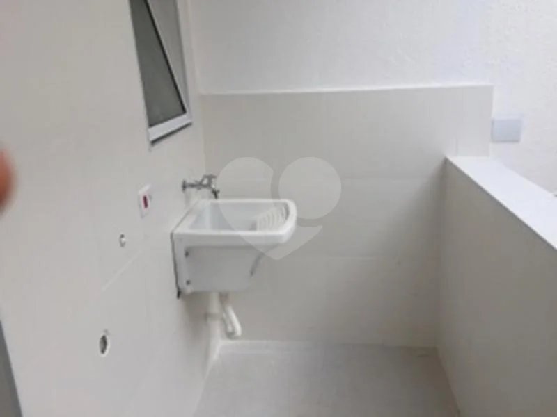 Sobrado novo nunca habitado.