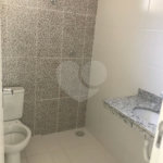 Casa térrea no Condomínio Bosques dos Jatobás