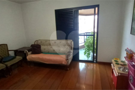 Apartamento à Venda em Mirandópolis com 4 Dormitórios, 2 Suítes e 4 Vagas