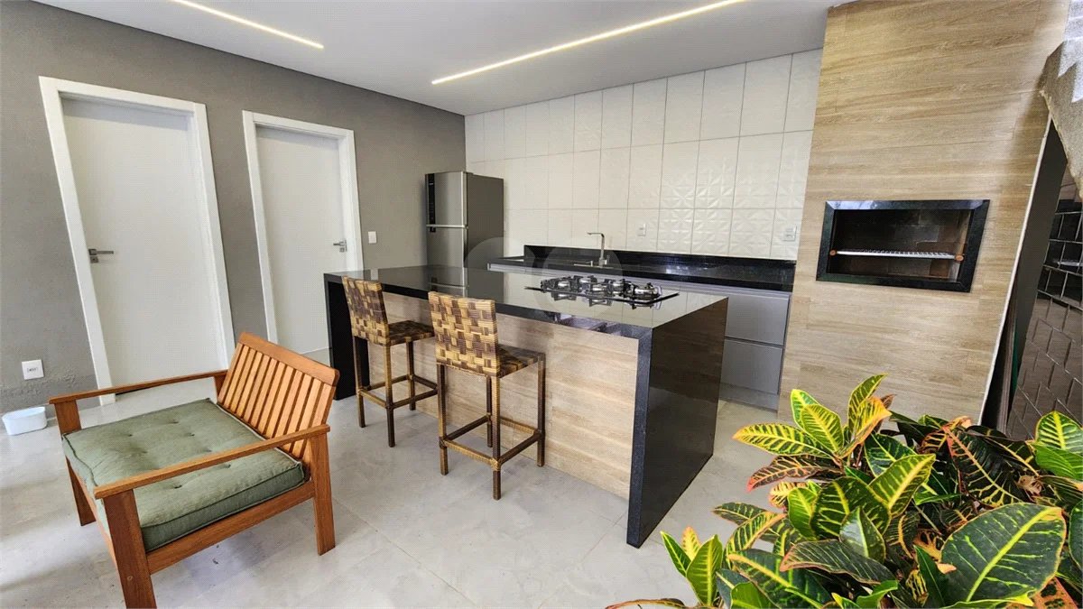 Casa à venda com 3 suítes no condomínio Via Castelli, Louveira - SP