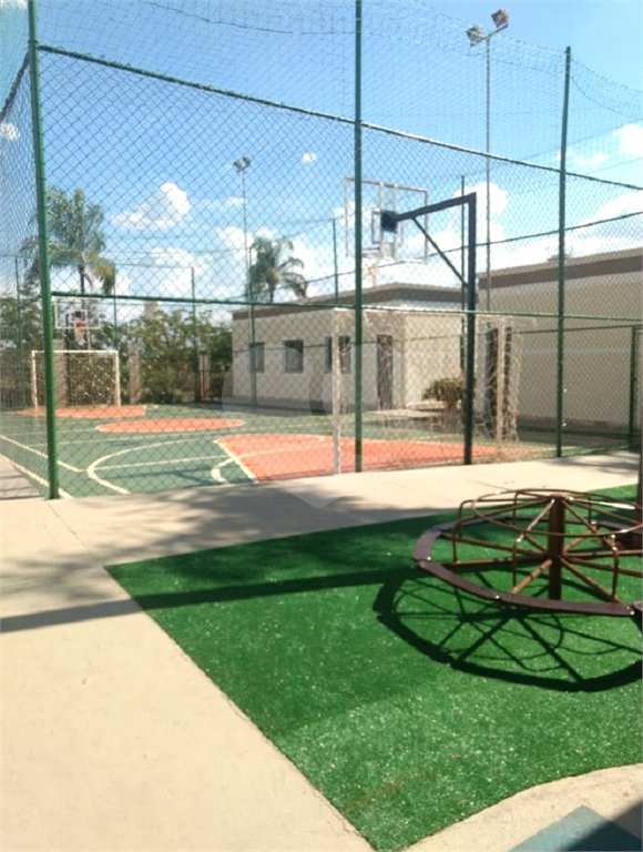 Apartamento no Condomínio Parque Alamo.