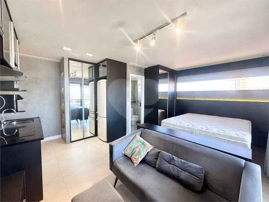 Último Andar | Estação Gabriele | 38 m² | Mobiliado | Campo Belo