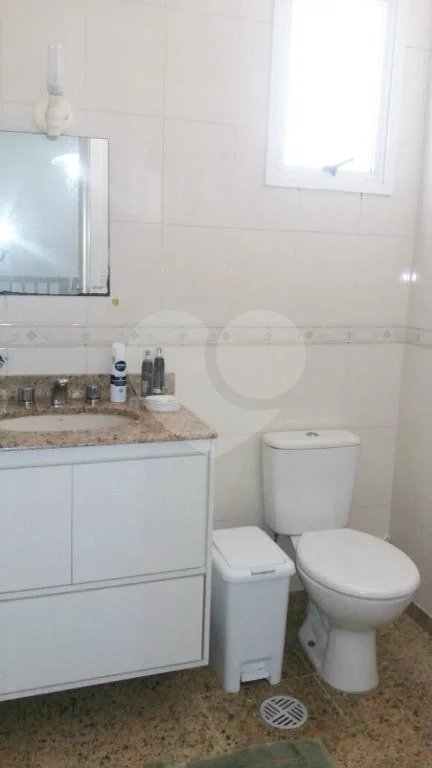 Lindo Sobrado em Condomínio