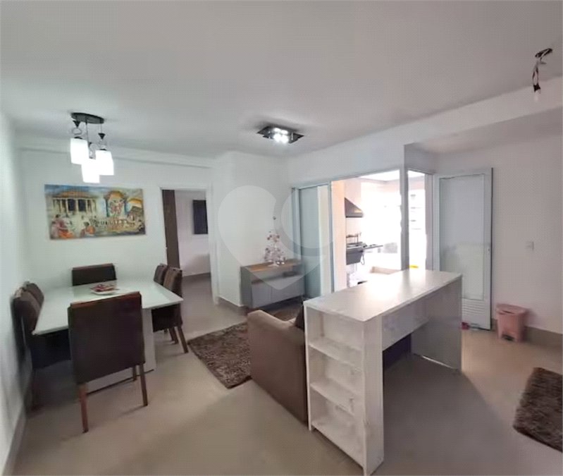 Apartamento com uma suíte para locação ao lado do Shopping Metrô Tatuapé. SP
