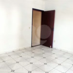 Casa com 180m², 3 dormitórios, 1 vaga, à venda na Vila Scarpelli em Santo André.