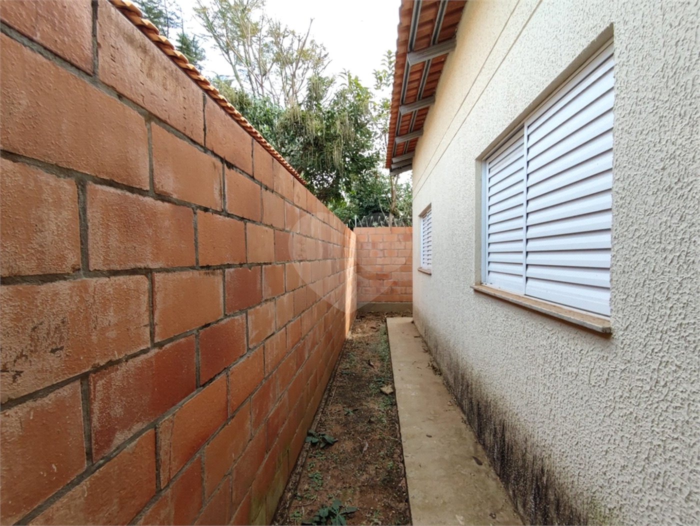 Casa térrea no Condomínio Bosques dos Jatobás