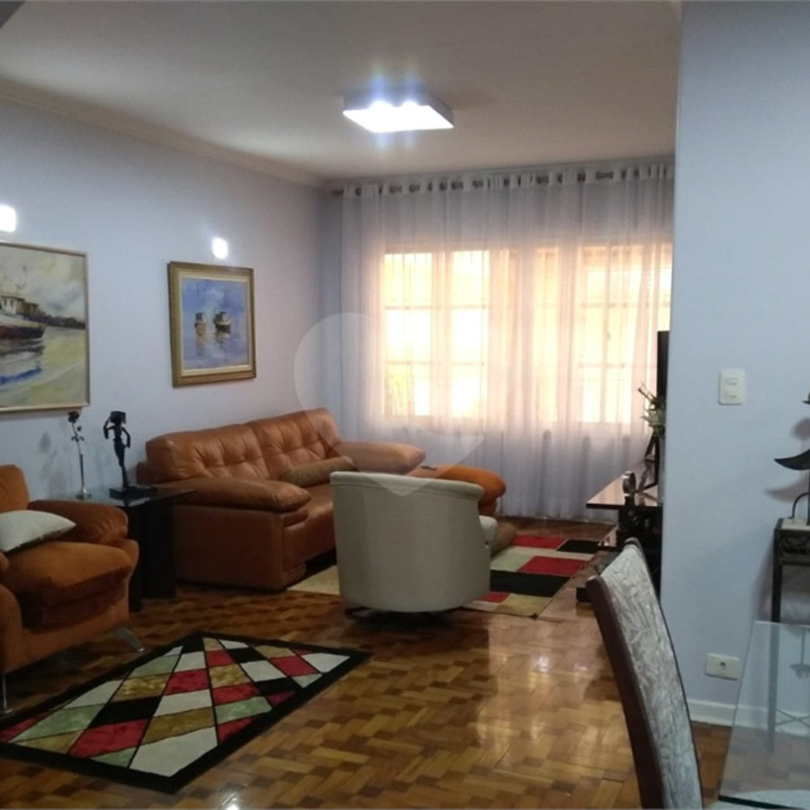 Exelente Sobrado com 200 m² e 4 dormitórios, localizado no Jardim da Saúde.