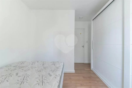 Apartamento com 41m² à venda na Saúde, 1 dormitório, 1 banheiro, 1 vaga, sacada, lazer