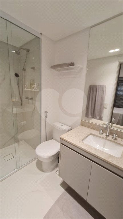 Apartamento com 2 dormitórios e uma suíte, mobilíado no Ibirapuera.