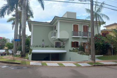 Sobrado no Condomínio Faber 1