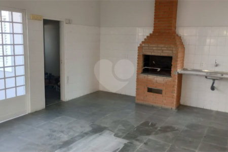 Sobrado amplo com 3 dormitorios e area de lazer a venda