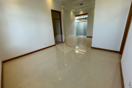 Casa Térrea à Venda no Parque Faber III – Conforto e Elegância
