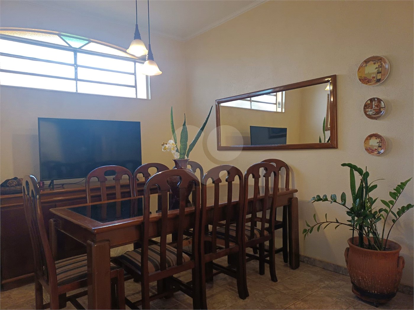 Linda casa em ótima localização!!