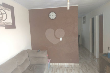 Casa Térrea com 2 dormitórios.
