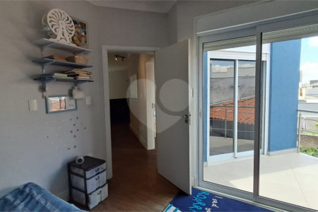 Casa à Venda no Golden Park – 4 Quartos, Churrasqueira e Piscina!