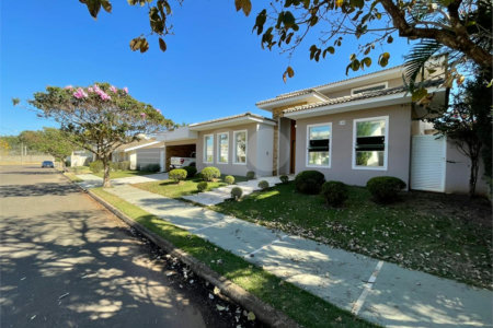 Casa de alto padrão, térrea no condomínio fechado Damha I em São Carlos.