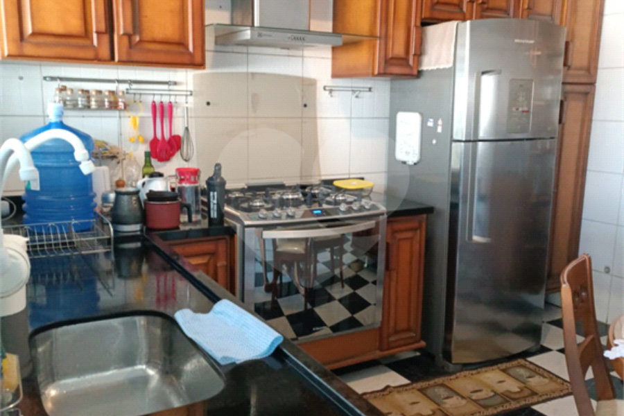 Sobrado com 4 Quartos e 4 banheiros à Venda -337 m² por R$ 850.,000 -- Jardim Vivan,-Jaraguá, São Paulo - SP