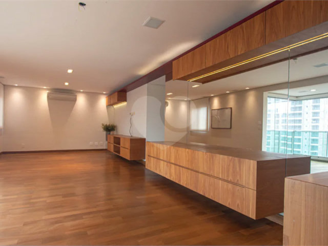 Apartamento à venda com 3 suítes em Brooklin, São Paulo, SP