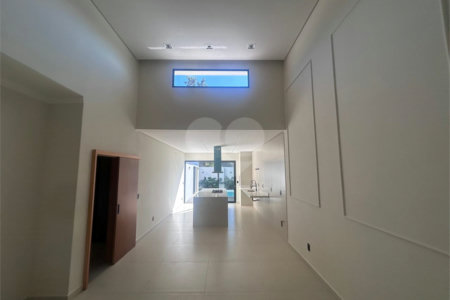 Casa em condomínio a venda.