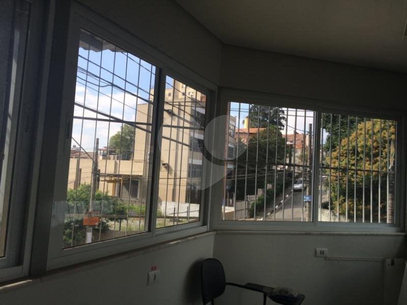 Vende Sobrado com 180m² - Vila Santa Catarina