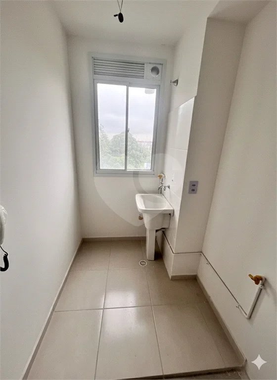 Apartamento com 2 dormitórios , à venda em Itaquera.