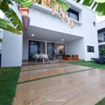 Indaiatuba - SP - Condomínio Helvetia Park - 490 m² Terreno - Sobrado com 307 m² de Área Construída - Escritório com móveis planejados - Sala de estar e jantar ampla e integradas - Cozinha planejada completa, com eletrodomésticos (cooktop, forno, coifa, geladeira, microondas) - Lavanderia