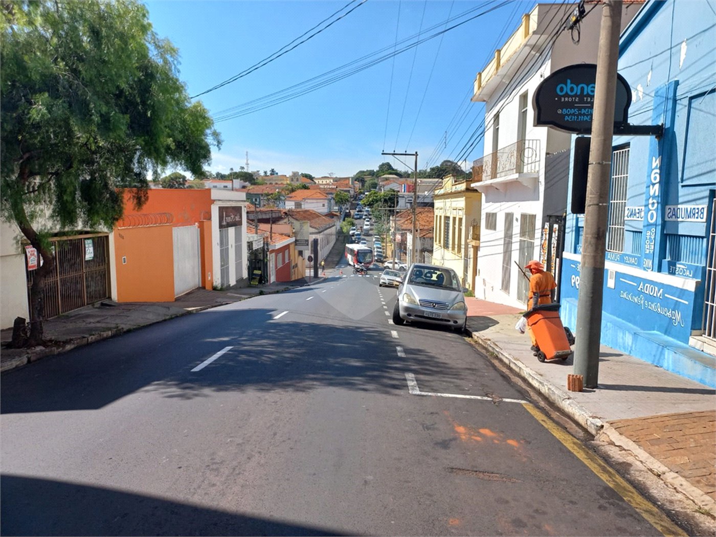 Salão comercial com 206,00 m² .