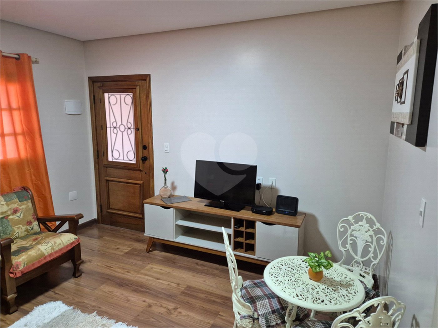 Casa com 2 Dormitórios á venda, em São Carlos.