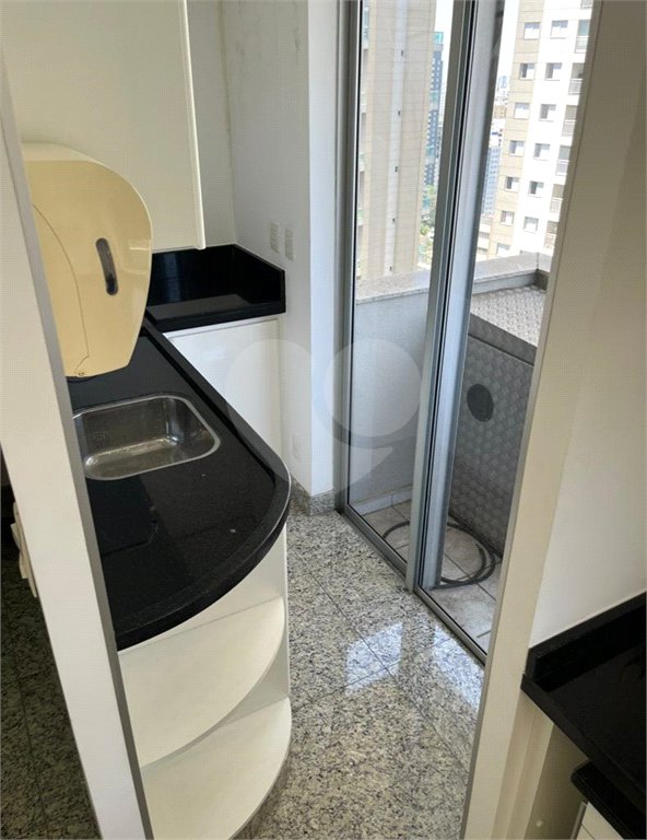 Sala Comercial ideal para clinicas e próximo ao metrô.