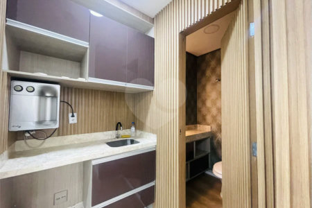Consultório de 61 m² com 5 ambientes e Varanda no Domo Business!