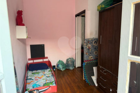 Sobrado a venda na Mooca, com 120m2, 2 dormitórios e 2 vagas - Estuda permuta.